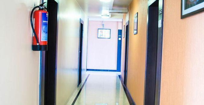 שירדי Hotel Bhagyalaxmi מראה חיצוני תמונה