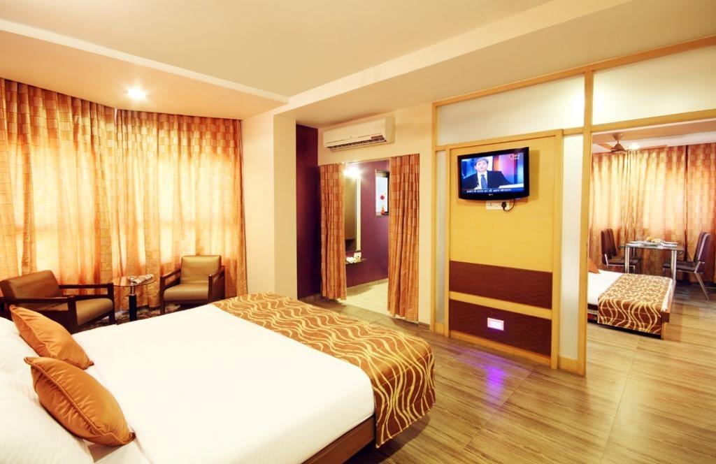 שירדי Hotel Bhagyalaxmi מראה חיצוני תמונה