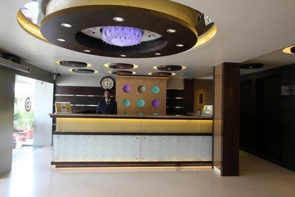 שירדי Hotel Bhagyalaxmi מראה חיצוני תמונה
